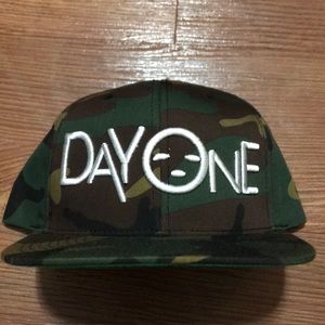 Dayone camo snapback